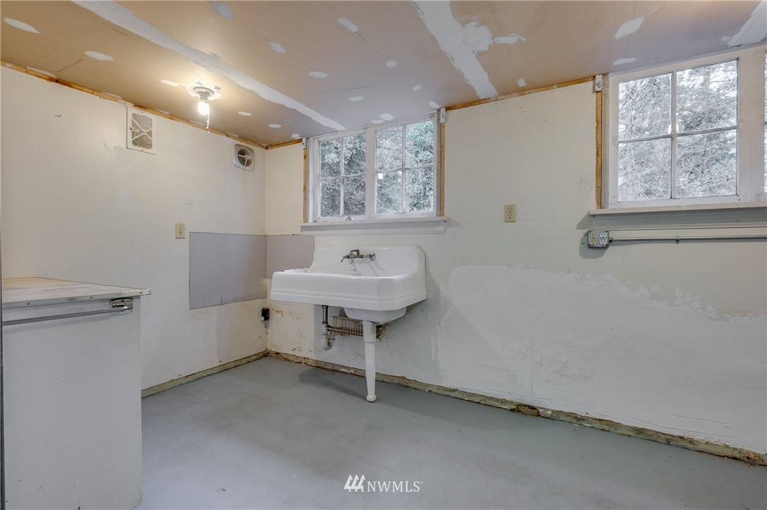 2469 Rocky Point Road Northwest Bremerton, WA 98312 - Photo 25 of 25 Gallery Image 25