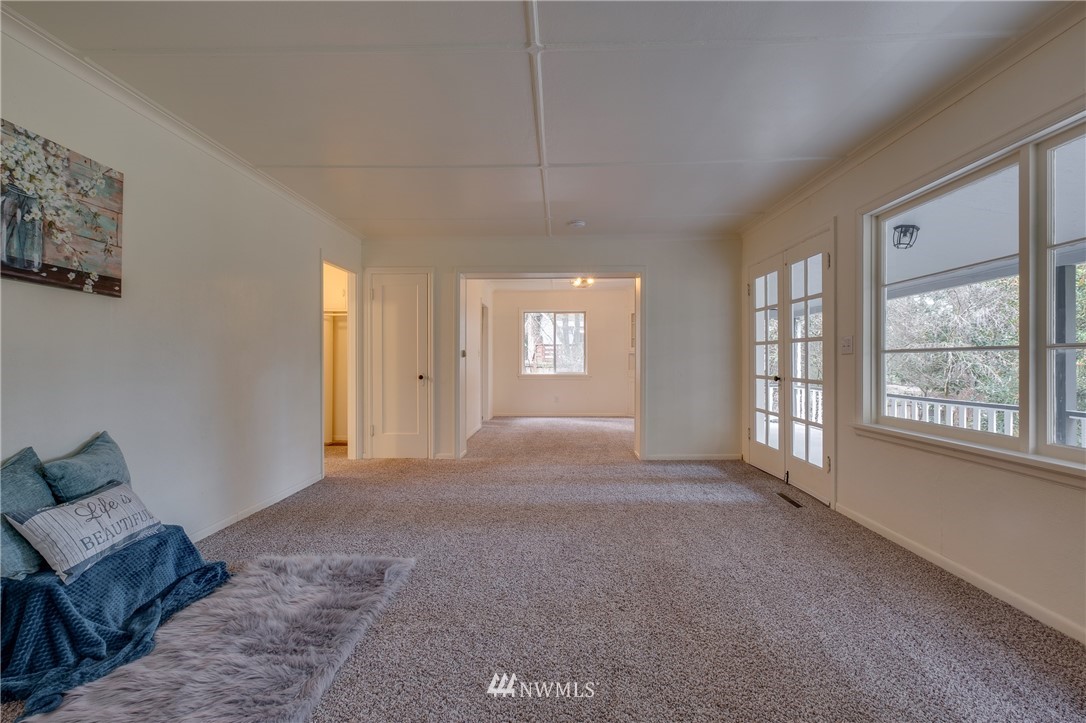 2469 Rocky Point Road Northwest Bremerton, WA 98312 - Photo 8 of 25 Gallery Image 8