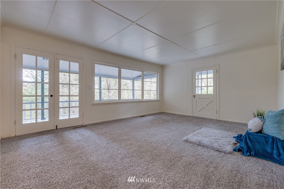 2469 Rocky Point Road Northwest Bremerton, WA 98312 - Photo 9 of 25 Gallery Image 9