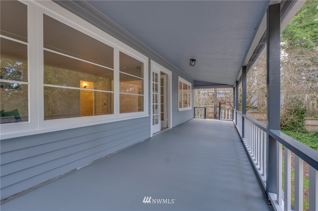 2469 Rocky Point Road Northwest Bremerton, WA 98312 - Photo 10 of 25 Gallery Image 10