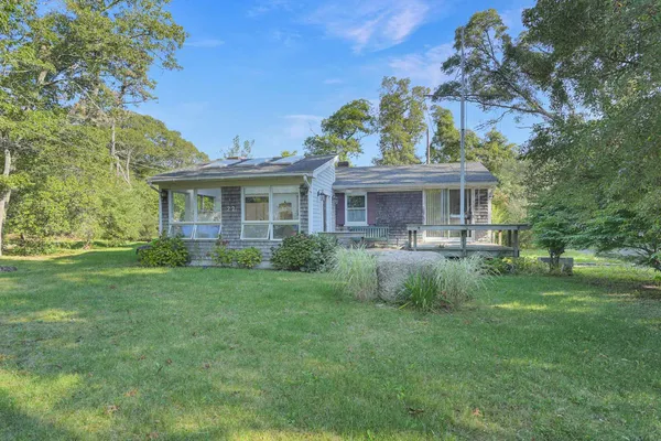 $1,445,000 | 22 Oklahoma Avenue, Vineyard Haven, MA 02568