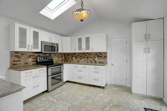 $1,445,000 | 22 Oklahoma Avenue, Vineyard Haven, MA 02568