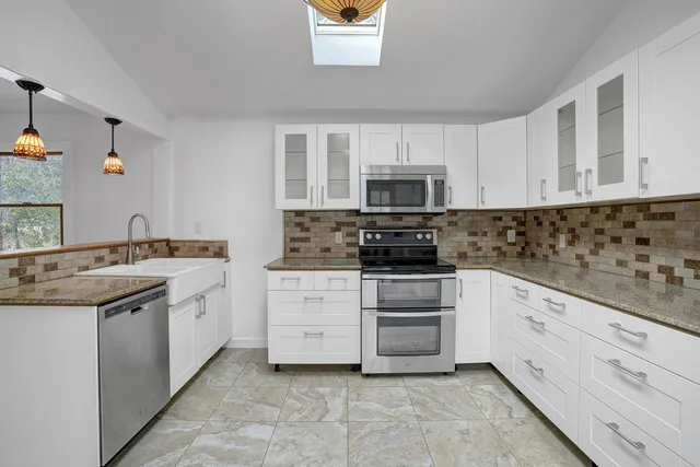 $1,445,000 | 22 Oklahoma Avenue, Vineyard Haven, MA 02568