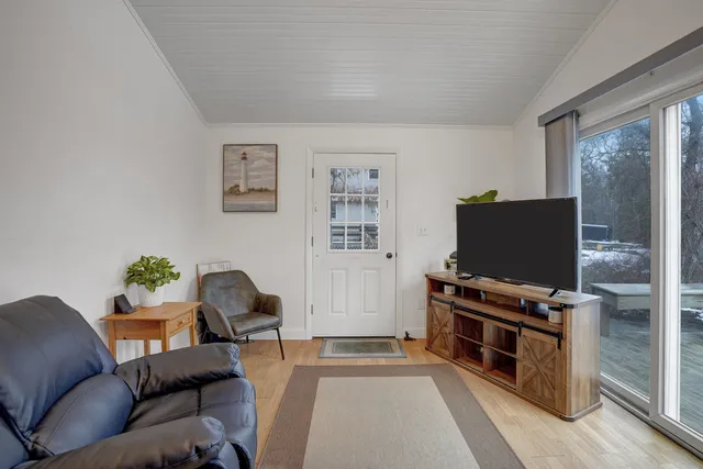 $1,445,000 | 22 Oklahoma Avenue, Vineyard Haven, MA 02568