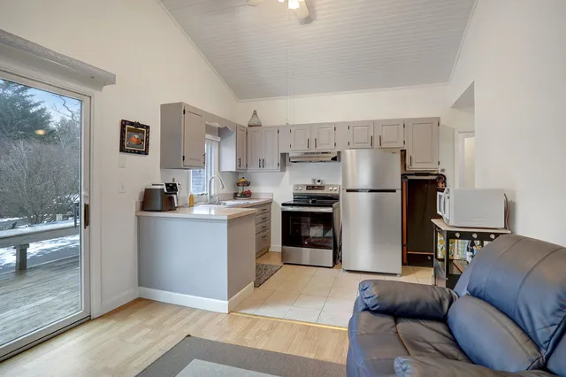 $1,445,000 | 22 Oklahoma Avenue, Vineyard Haven, MA 02568