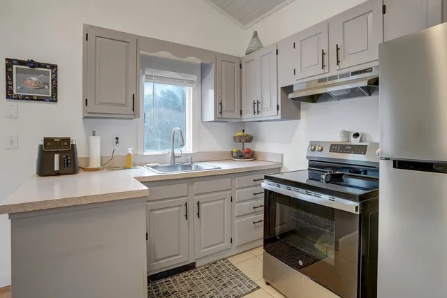 $1,445,000 | 22 Oklahoma Avenue, Vineyard Haven, MA 02568