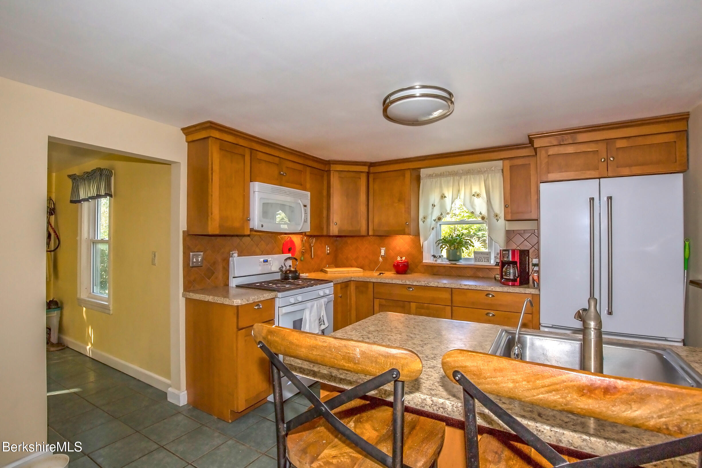 932 Williams Street Pittsfield, MA 01201 - Photo 12 of 41 IMG