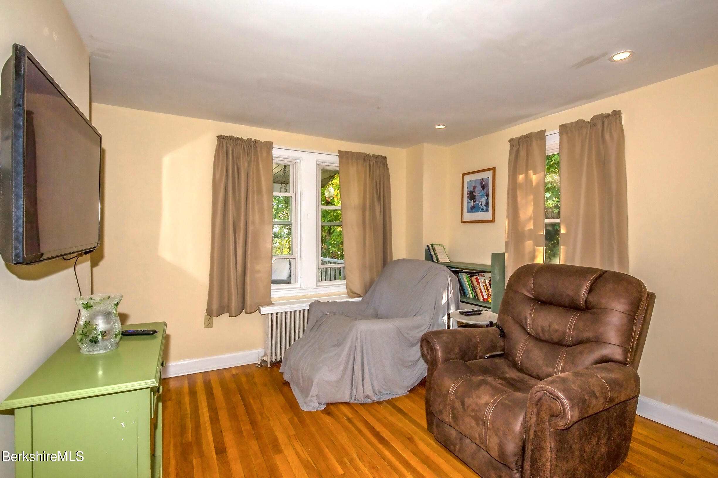 932 Williams Street Pittsfield, MA 01201 - Photo 8 of 41 IMG