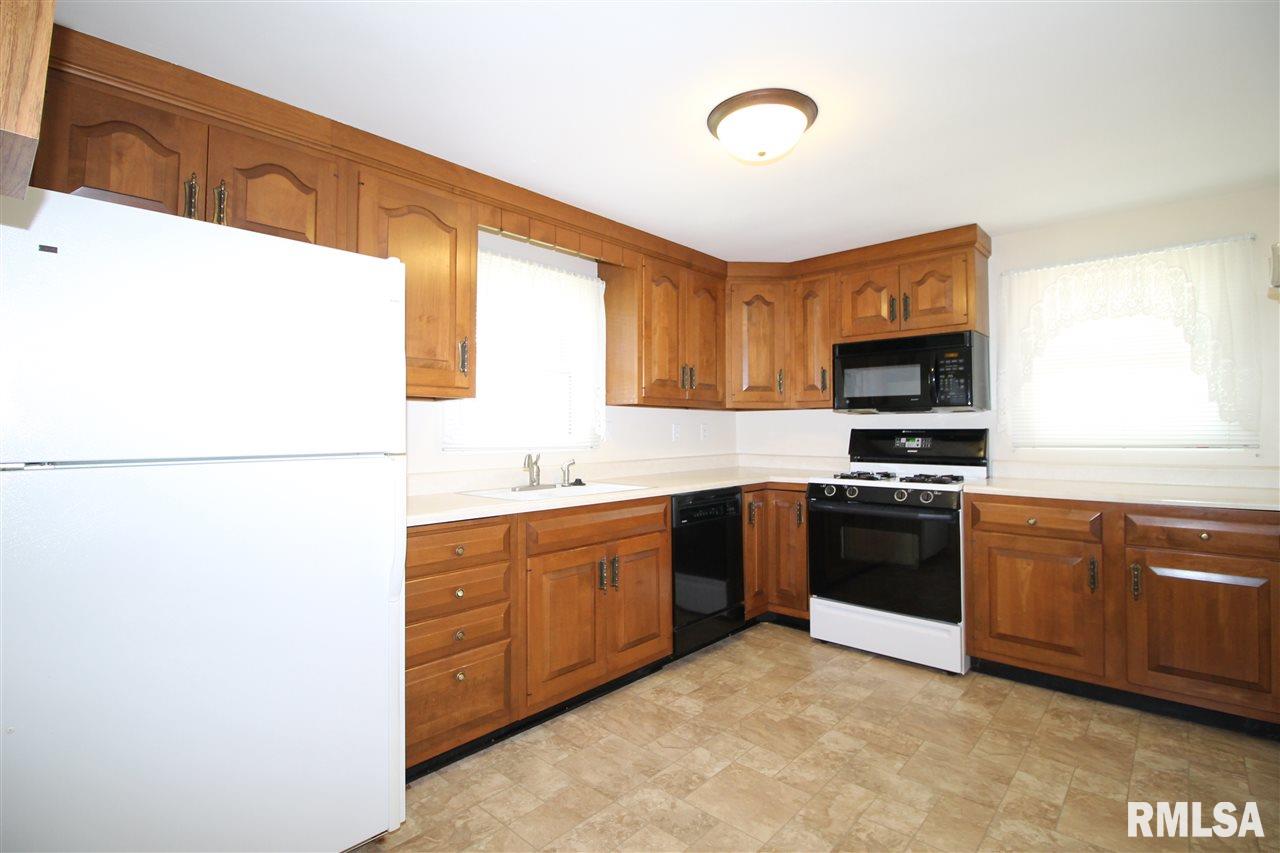 2829 West James Road Peoria, IL 61615 - Photo 8 of 22 Gallery Image 8