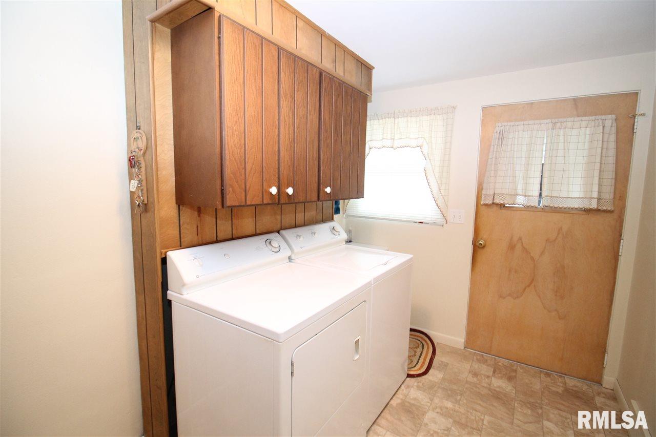 2829 West James Road Peoria, IL 61615 - Photo 9 of 22 Gallery Image 9
