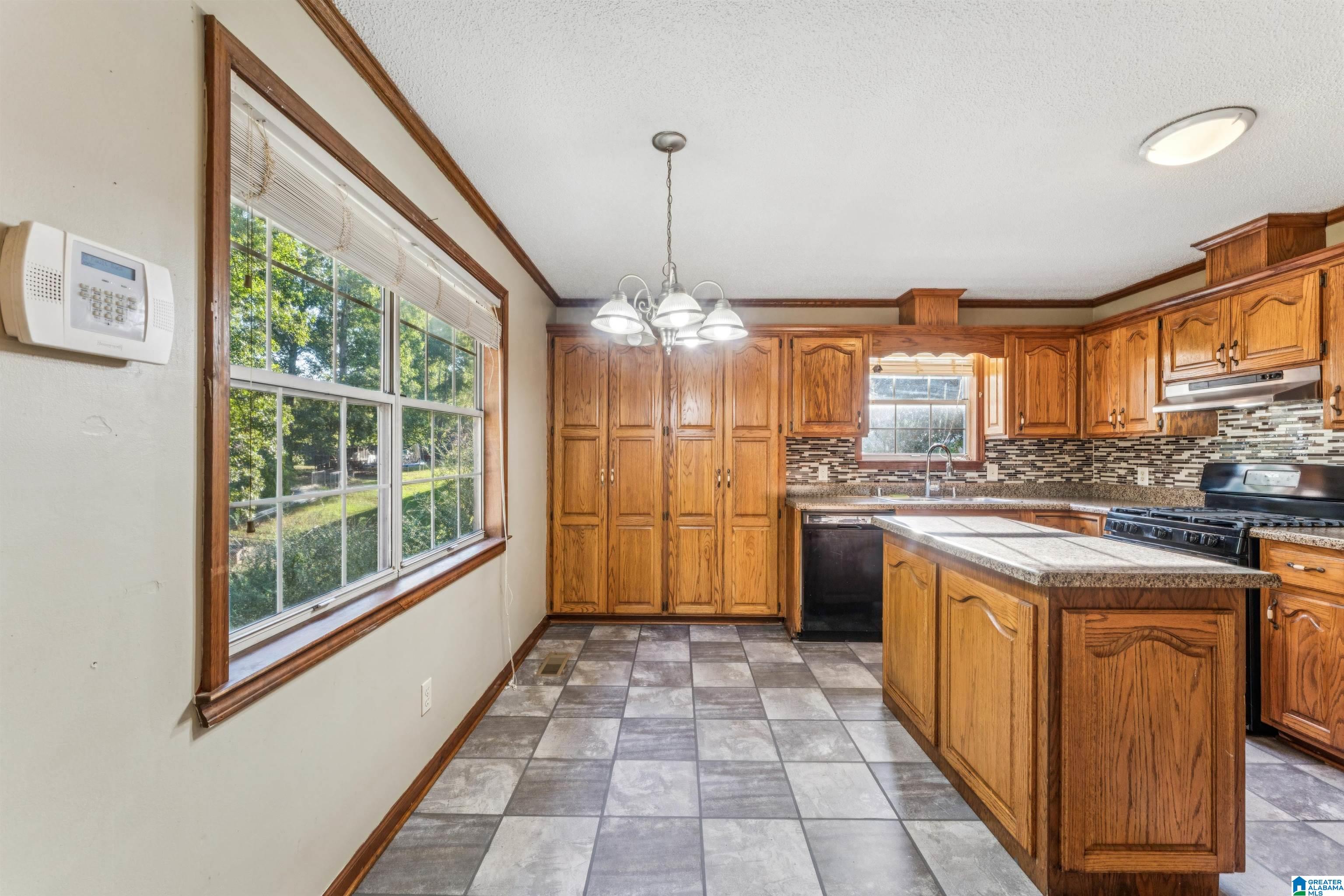 1218 7th Street Pleasant Grove, AL 35127 - Photo 2 of 40