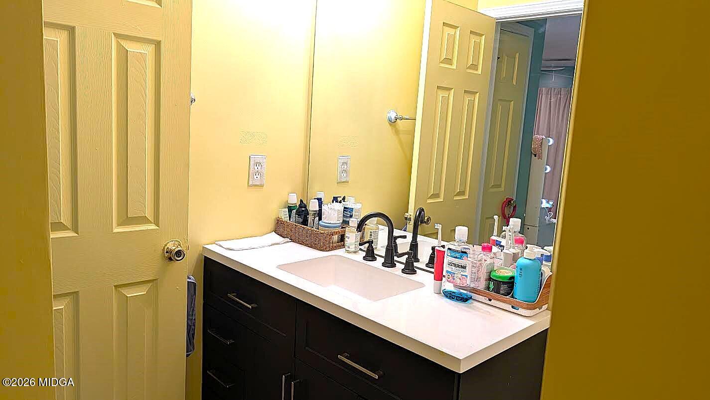 167 Apple Valley Road Macon, GA 31217 - Photo 15 of 21 167 Apple Valley Bath 1