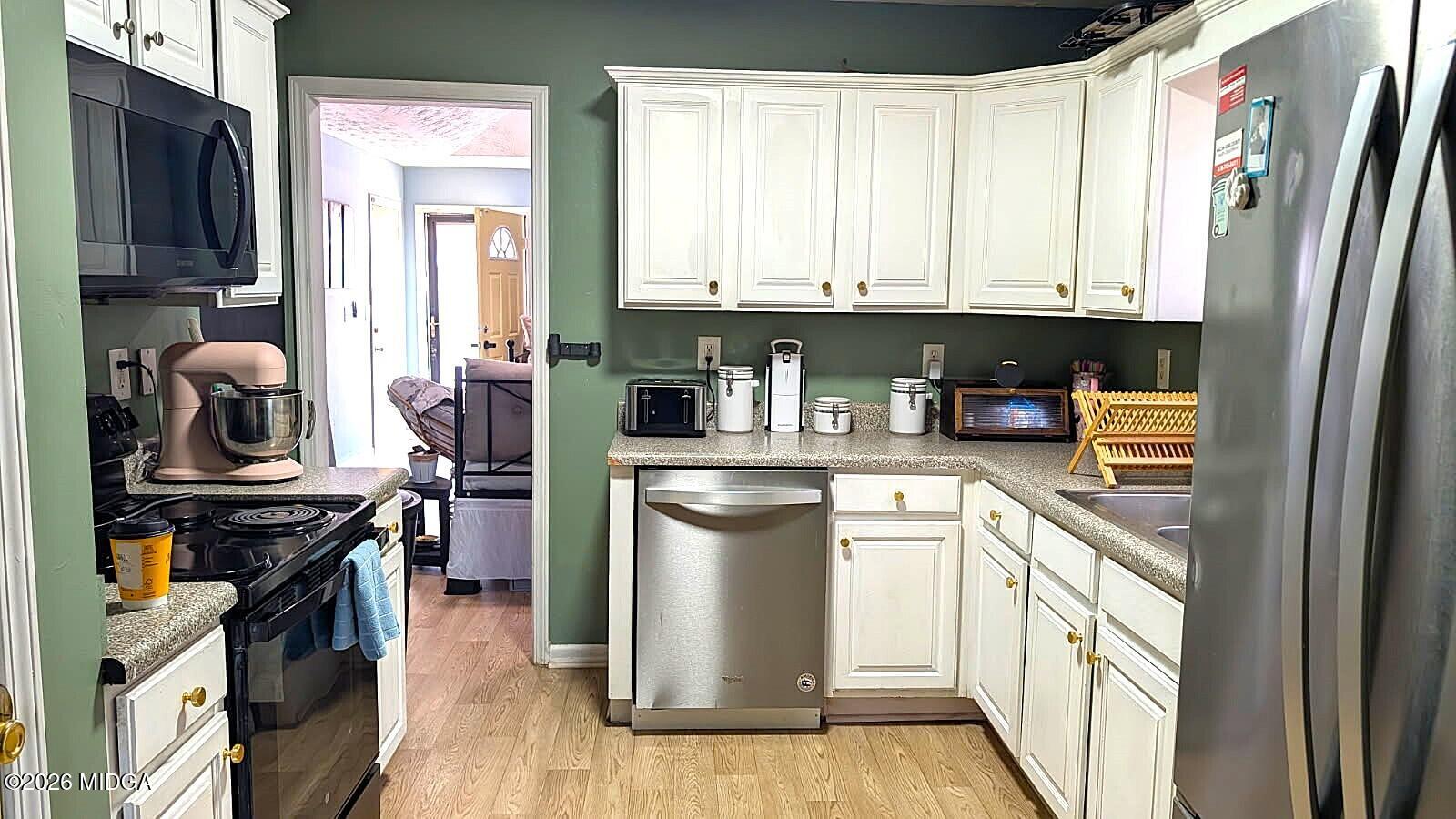 167 Apple Valley Road Macon, GA 31217 - Photo 4 of 21 Kitchen