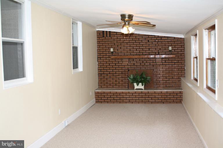 1920 Hilltop Road Pasadena, MD 21122 - Photo 2 of 16 Family Room