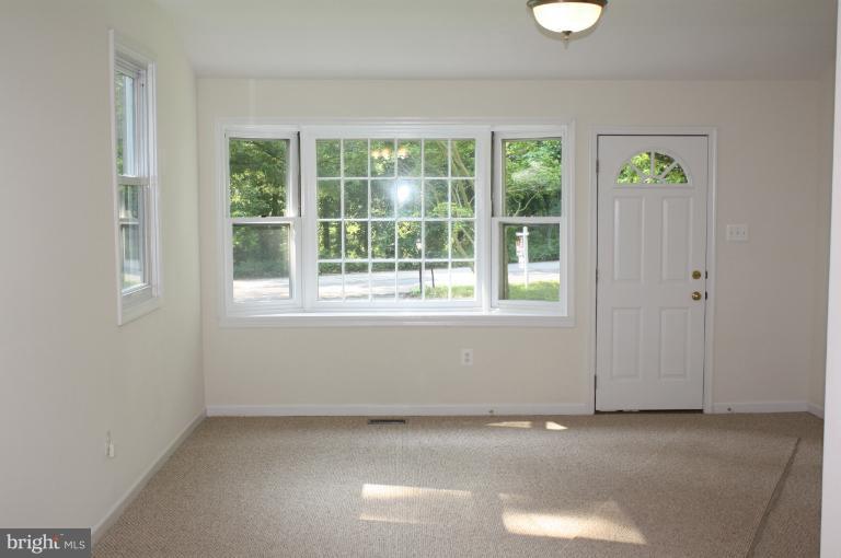1920 Hilltop Road Pasadena, MD 21122 - Photo 7 of 16 Living Room