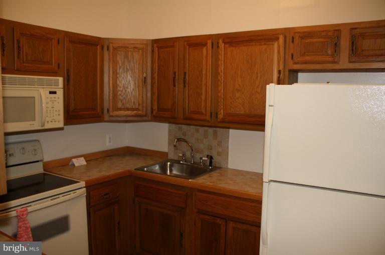 1920 Hilltop Road Pasadena, MD 21122 - Photo 10 of 16 Kitchen