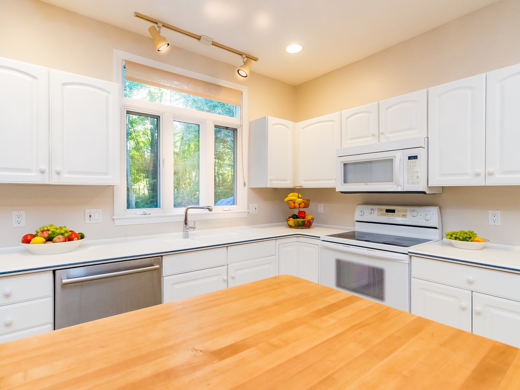 24 Annetta Road Ashland, MA 01721 - Photo 6 of 30 Gallery Image 6