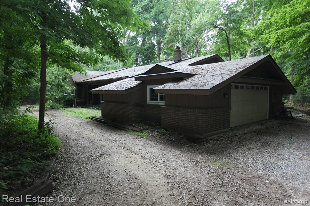 30315 Rockshire Avenue Farmington, MI 48334 - Photo 1 of 43 Rockshire218.JPG