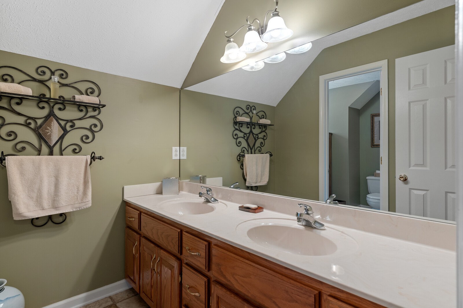 6028 State Line Road Springfield, TN 37172 - Photo 41 of 45 a bathroom with a double vanity sink and a mirror