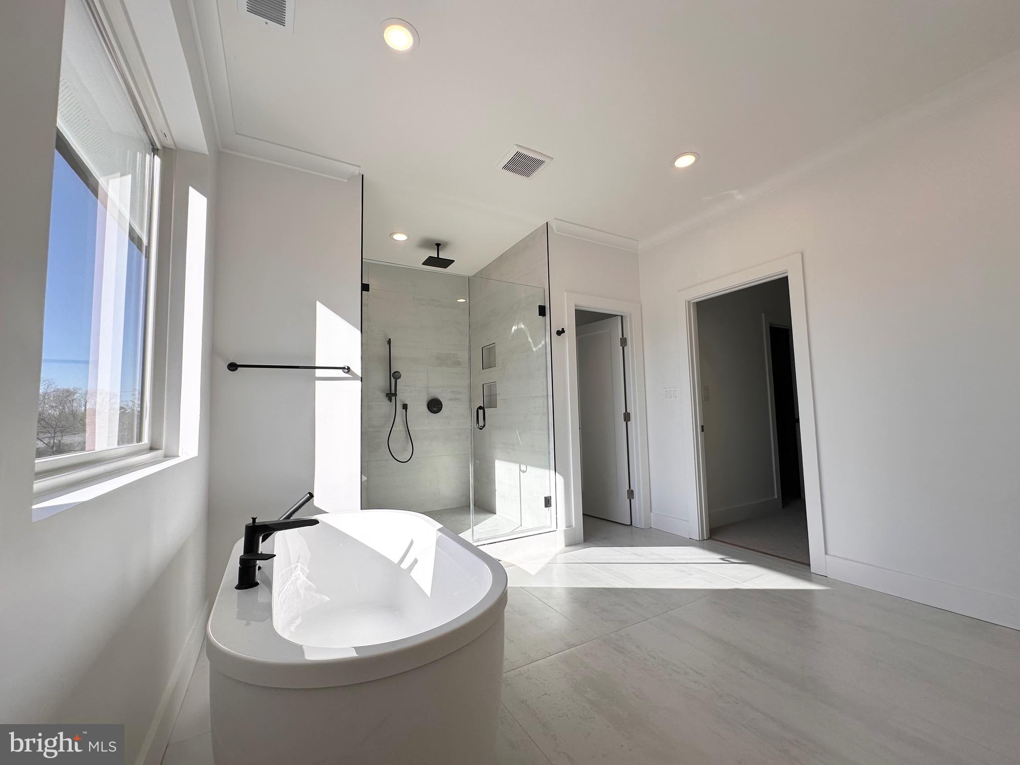 4017 Woodland Road Annandale, VA 22003 - Photo 17 of 39 Primary Bath