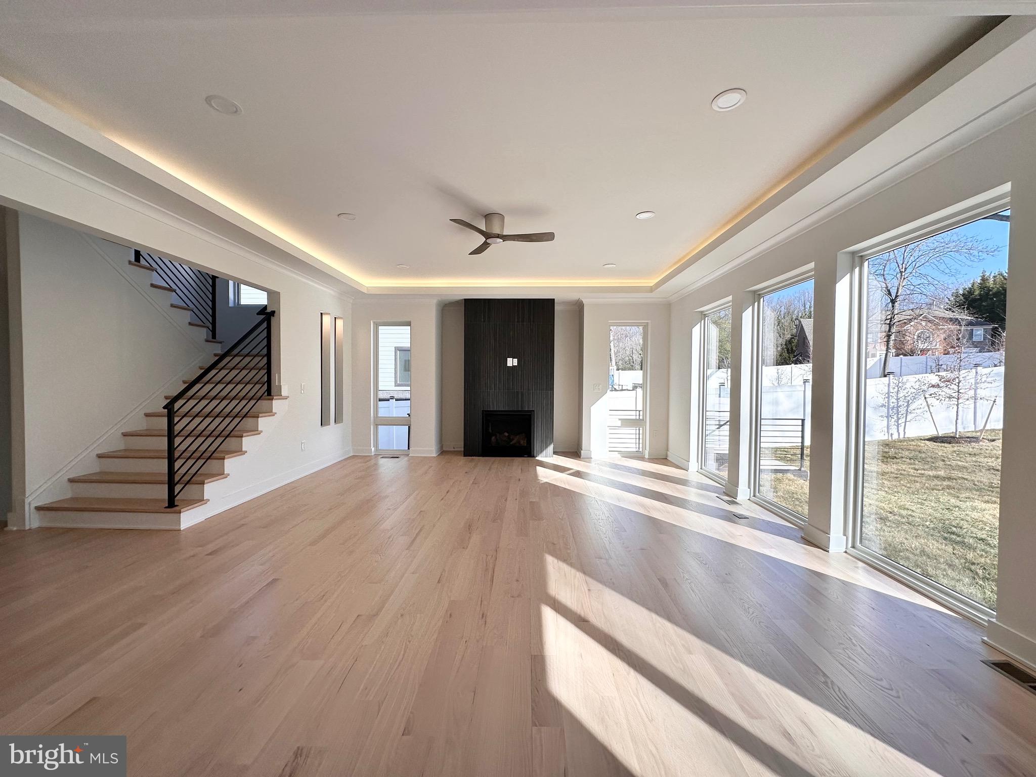 4017 Woodland Road Annandale, VA 22003 - Photo 2 of 39 Living room