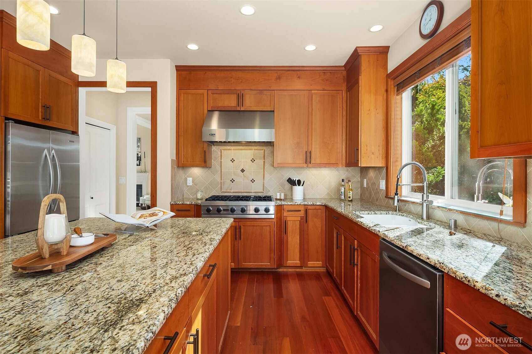 9815 224th Street Southwest Edmonds, WA 98020 - Photo 10 of 38 Gallery Image 10