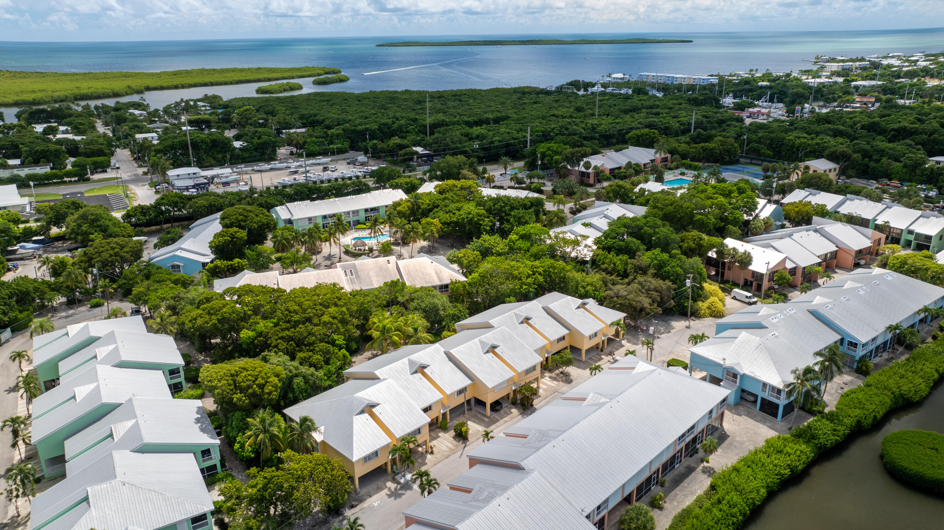 9871 Leeward Avenue Key Largo, FL 33037 - Photo 25 of 38 an aerial view of multiple house
