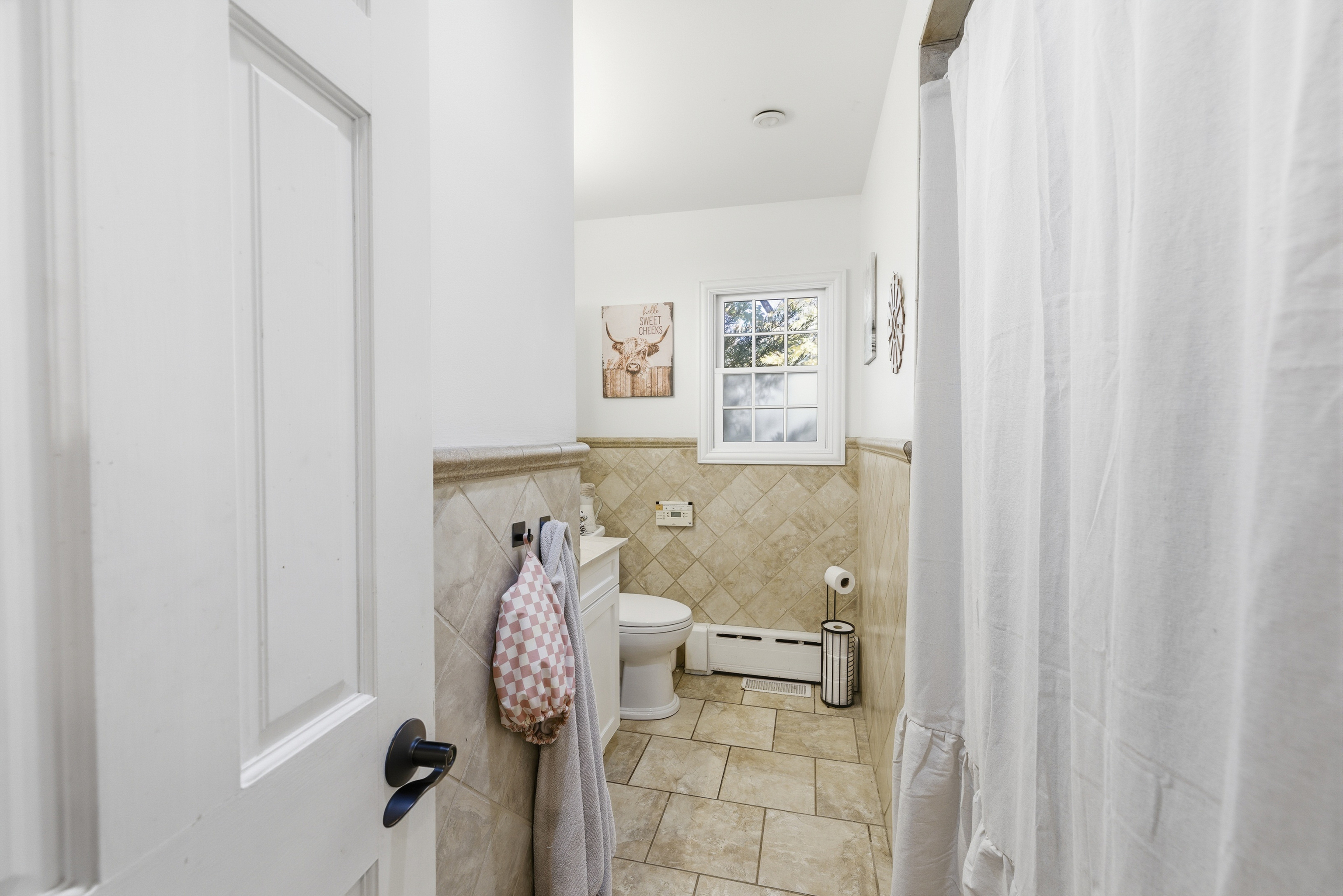 78 Trinity Pass Stamford, CT 06903 - Photo 8 of 20 a bathroom with a toilet and shower