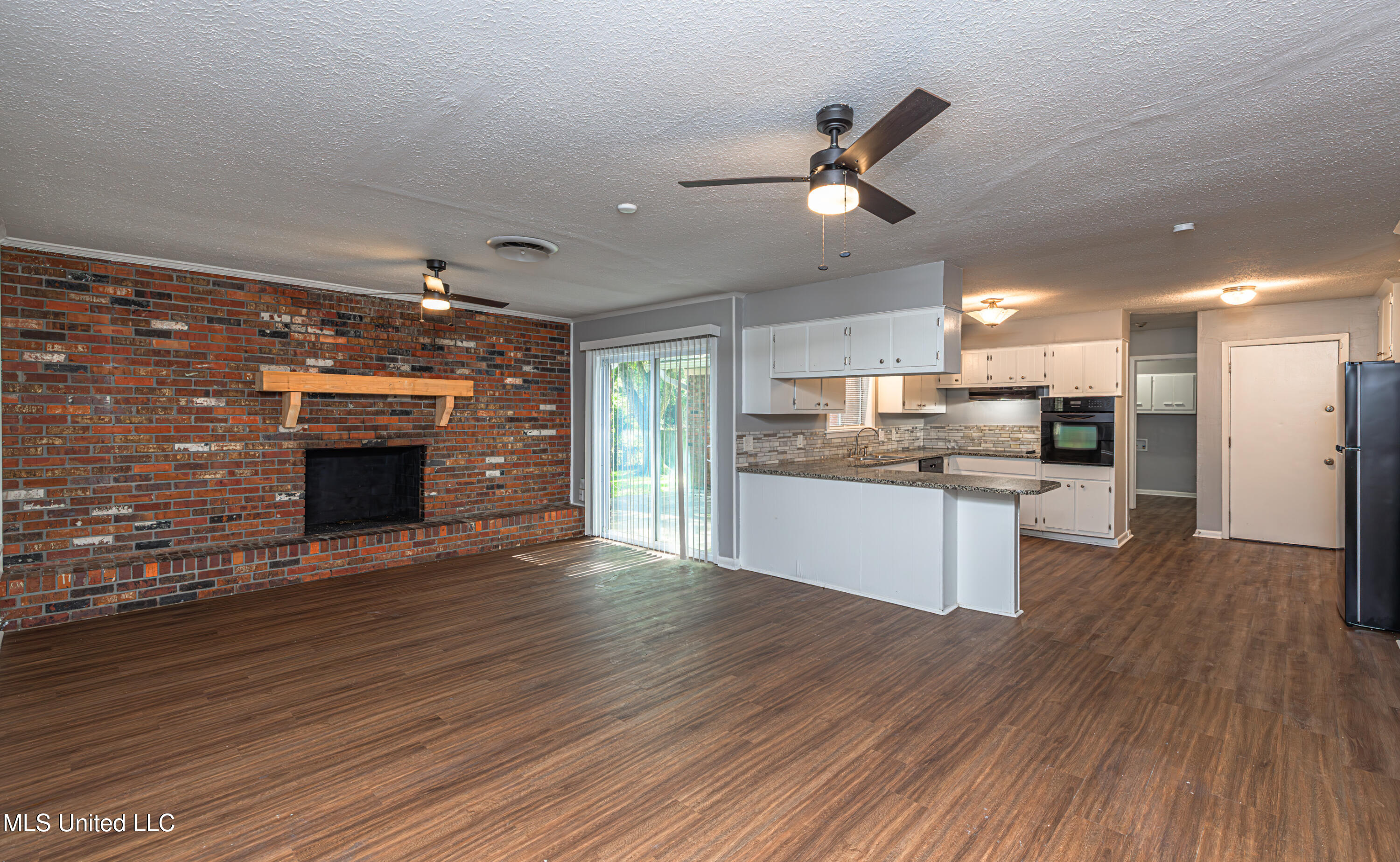 809 Normandy Drive Clinton, MS 39056 - Photo 11 of 38 1R4A1605