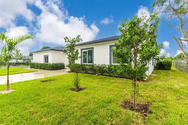 $3,300 | 11870 Southwest 220th Street, Unit B, Miami, FL 33170