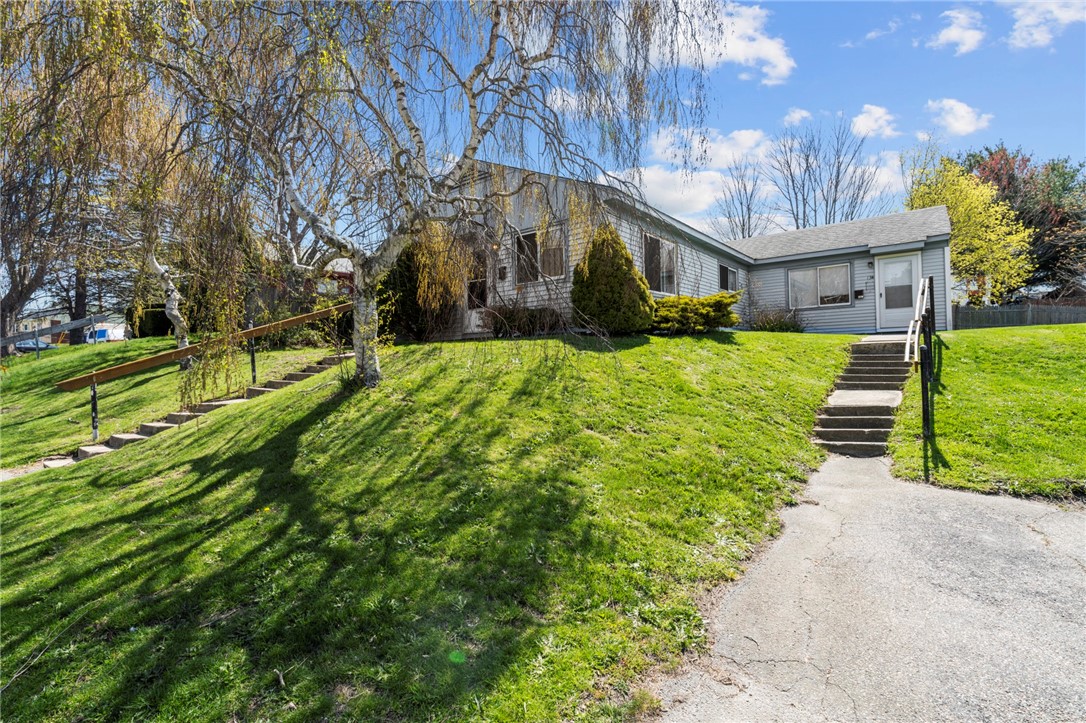 13 Ludlow Road Middletown, RI 02842 - Photo 4 of 17