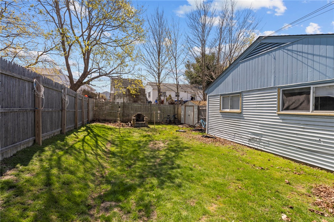 13 Ludlow Road Middletown, RI 02842 - Photo 6 of 17