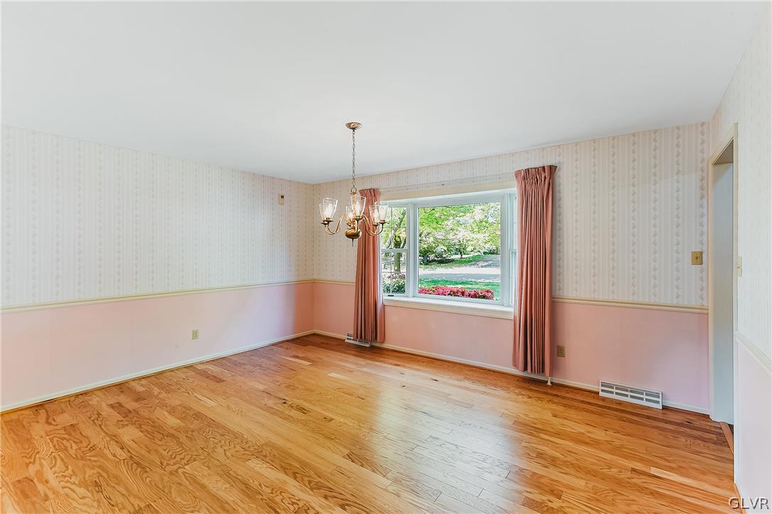 1339 Buck Trail Road Allentown, PA 18104 - Photo 11 of 30 Oversized dining room with bay window