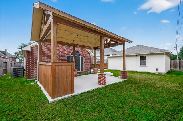 $340,000 | 15834 Bishops Glen Lane, Houston, TX 77084