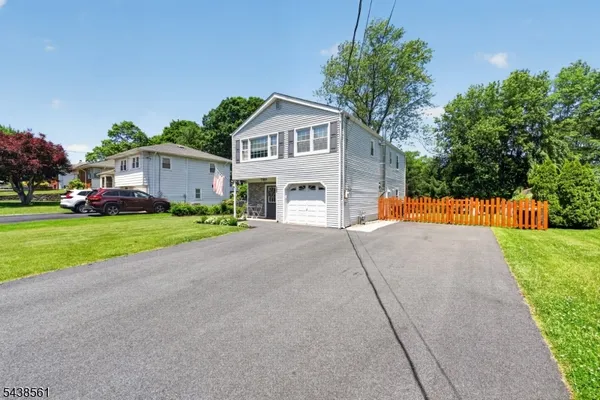 $525,000 | 24 Amendola Drive, Netcong, NJ 07857
