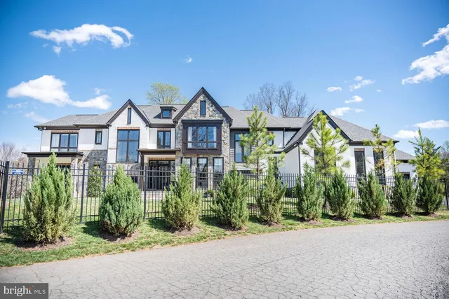 a view of a house with a outdoor space