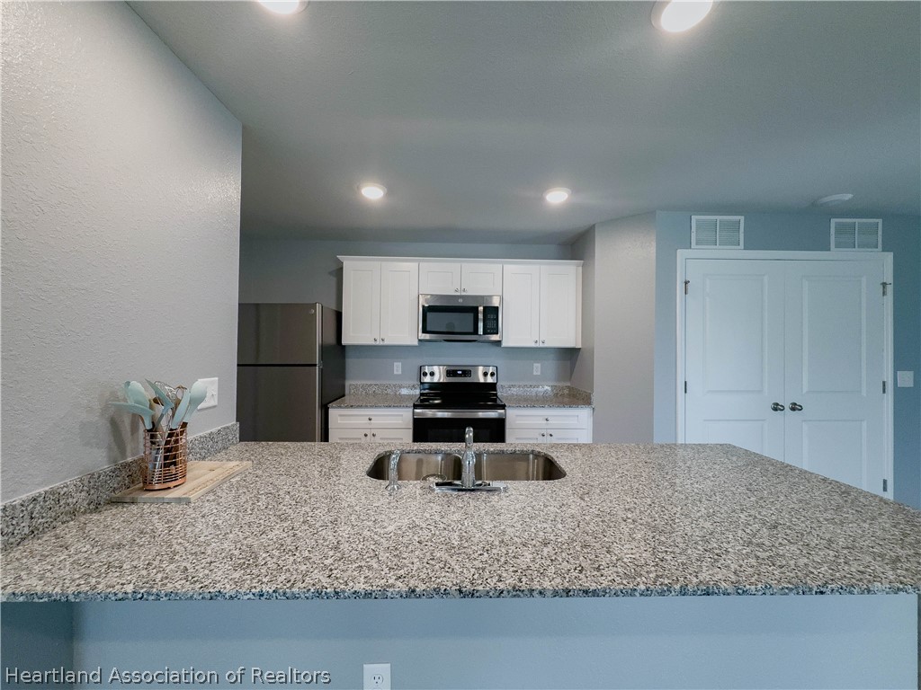 1392 Stone Ridge Circle Sebring, FL 33870 - Photo 14 of 35