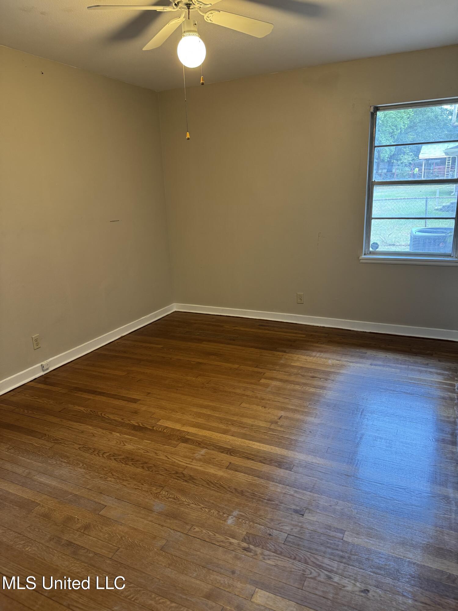 360 Spratley Avenue Biloxi, MS 39531 - Photo 10 of 17 IMG_9002