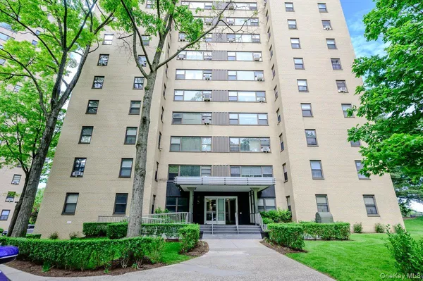 $139,000 | 3 Fordham Hill Ovl, Unit 5E | University Heights