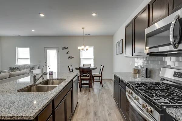 $345,000 | 515 Morgan Mdws Way, Columbia, TN 38401