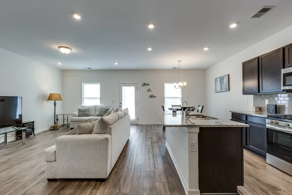 $345,000 | 515 Morgan Mdws Way, Columbia, TN 38401