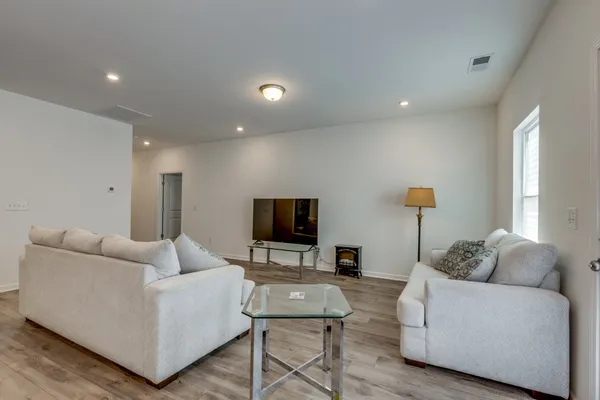 $345,000 | 515 Morgan Mdws Way, Columbia, TN 38401