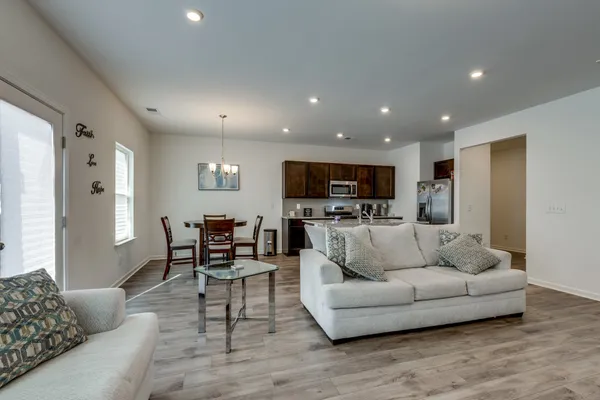 $345,000 | 515 Morgan Mdws Way, Columbia, TN 38401