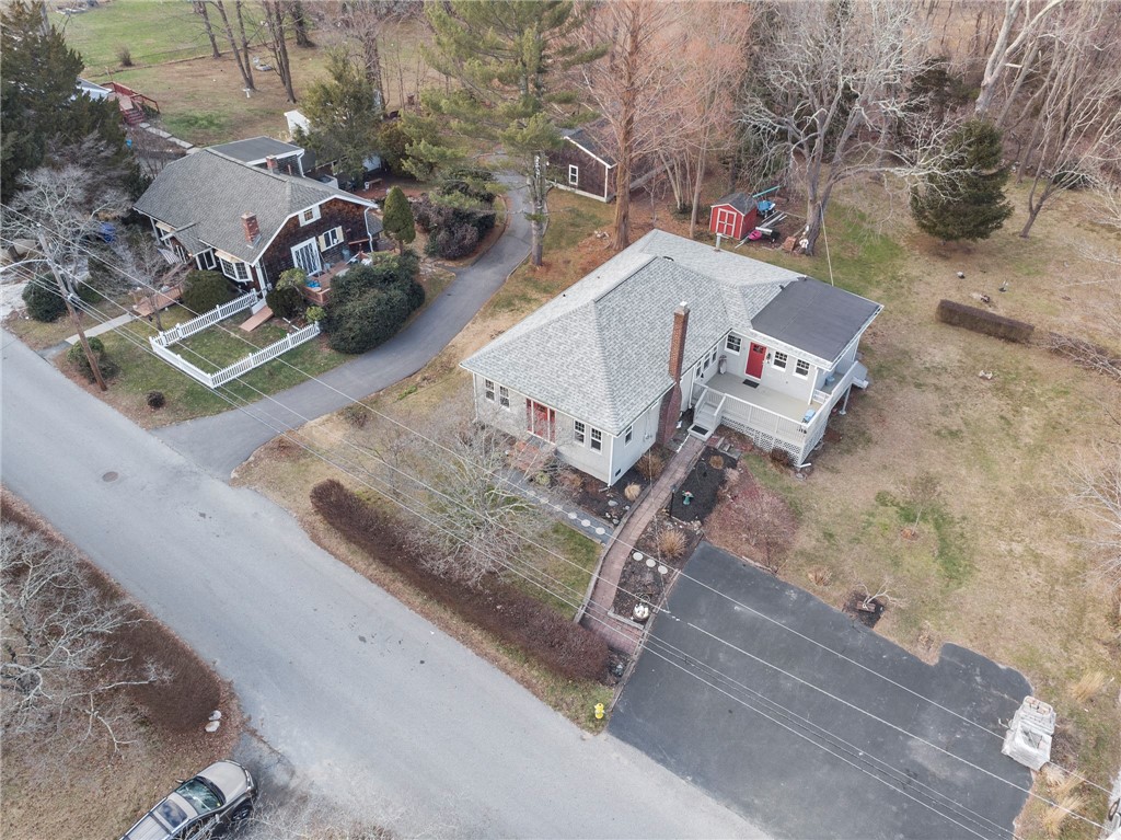 18 Laurel Lane Warren, RI 02885 - Photo 4 of 41 Gallery Image 4
