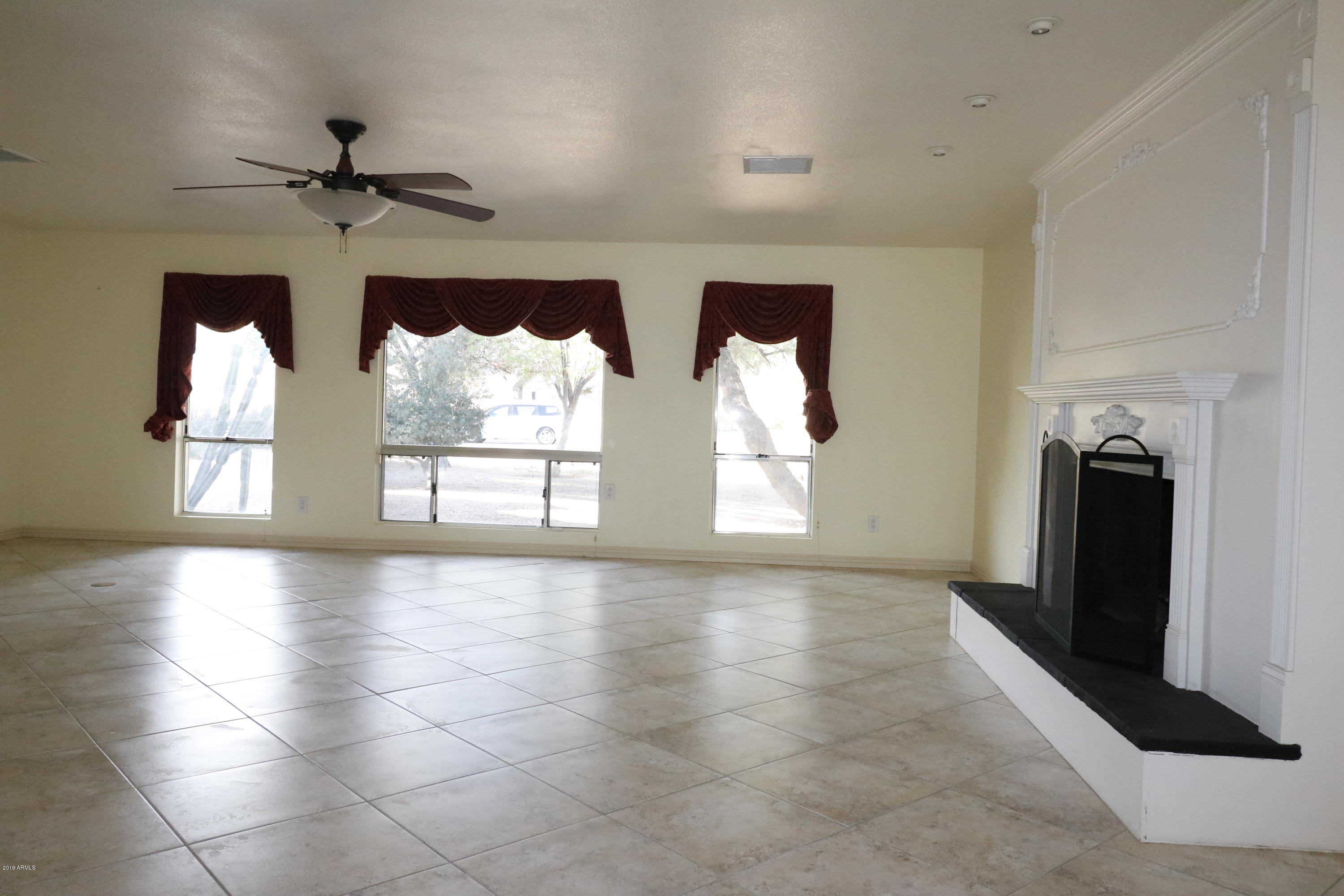 357 North Ronda Paula Street Casa Grande, AZ 85122 - Photo 2 of 42 2 LR