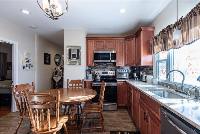 $524,900 | 49 9th Street, East Providence, RI 02914