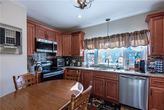 $524,900 | 49 9th Street, East Providence, RI 02914