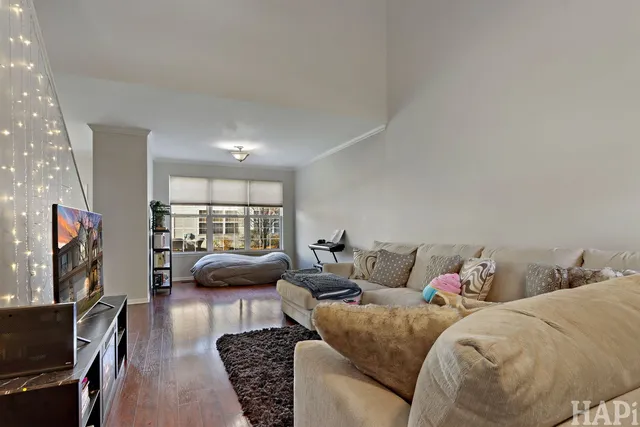 $319,000 | 750 Dillon Court, Grayslake, IL 60030