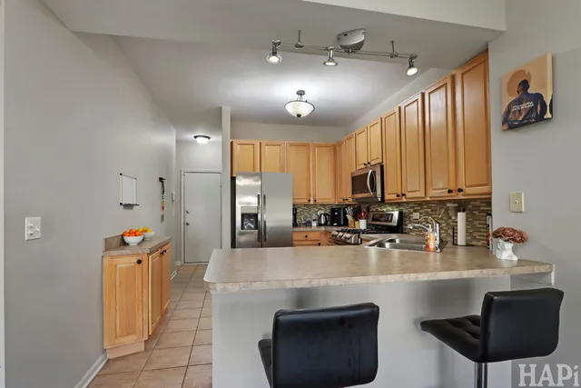 $319,000 | 750 Dillon Court, Grayslake, IL 60030