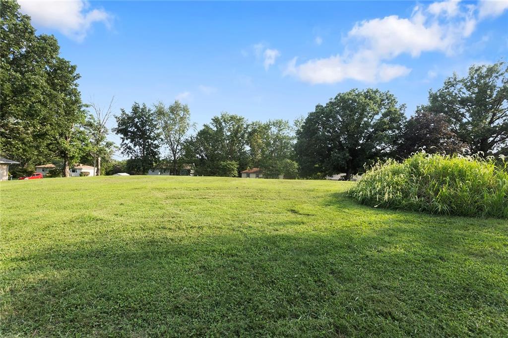 Northwest Porter Road Parkville, MO 64152 - Photo 4 of 13 Gallery Image 4